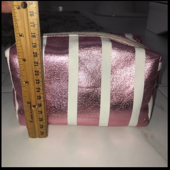 Victoria’s Secret makeup case - Picture 5 of 5